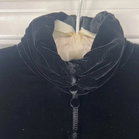 Vtg 90’s Andrea Jovine Black Velvet Victorian Goth Split Long Tunic Button Top S - Picture 6 of 9